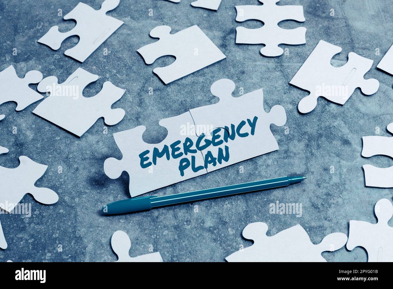 Hand writing sign Emergency Plan. Business overview Procedures for response to major emergencies Be prepared Stock Photo