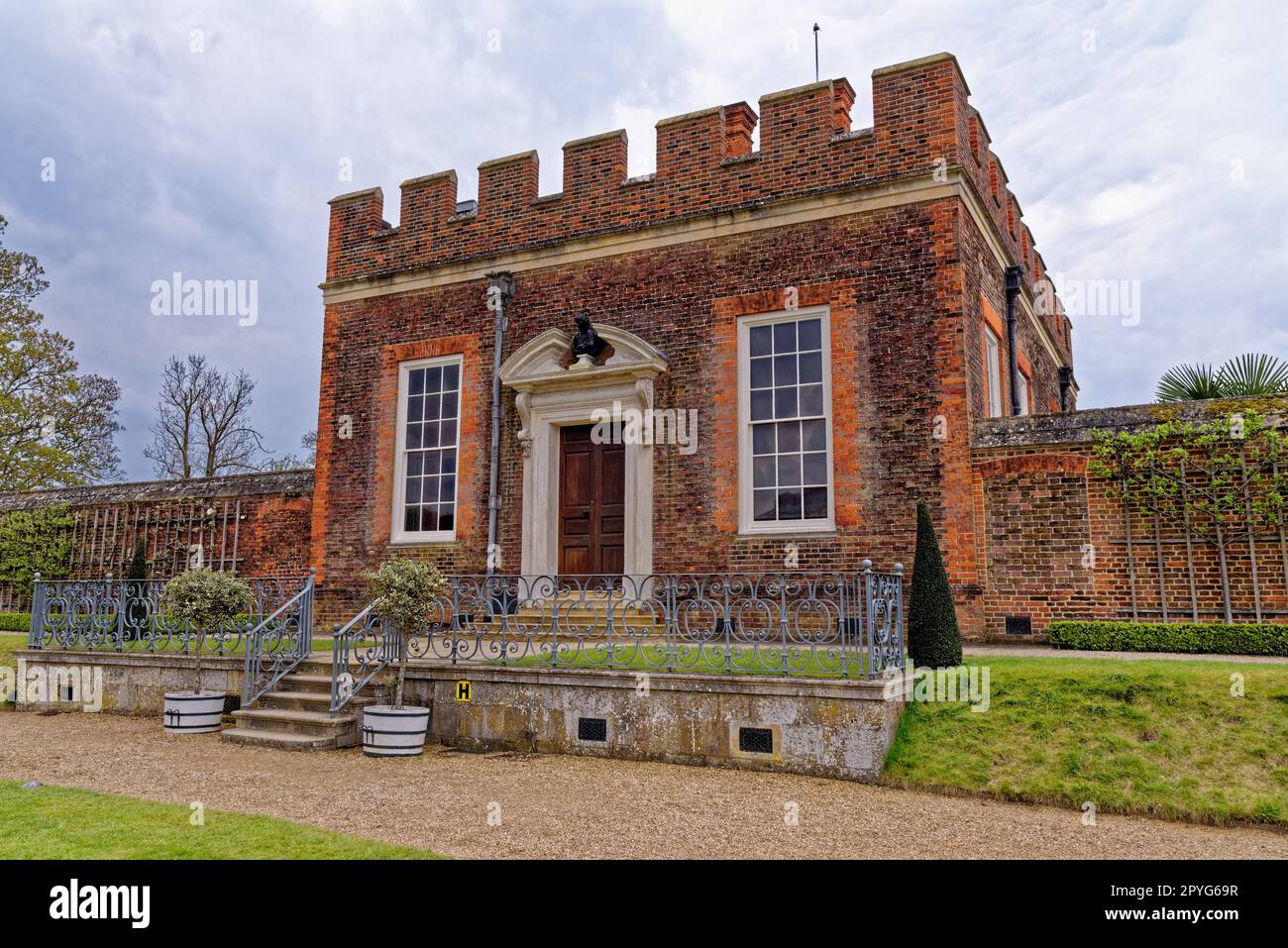 Hampton Court Palace Gardens Pond gardens and Banqueting House