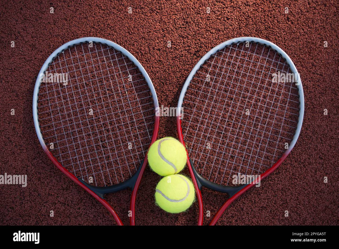 Multiple Tennis Racquets Racquets court hi-res stock photography and images - Alamy