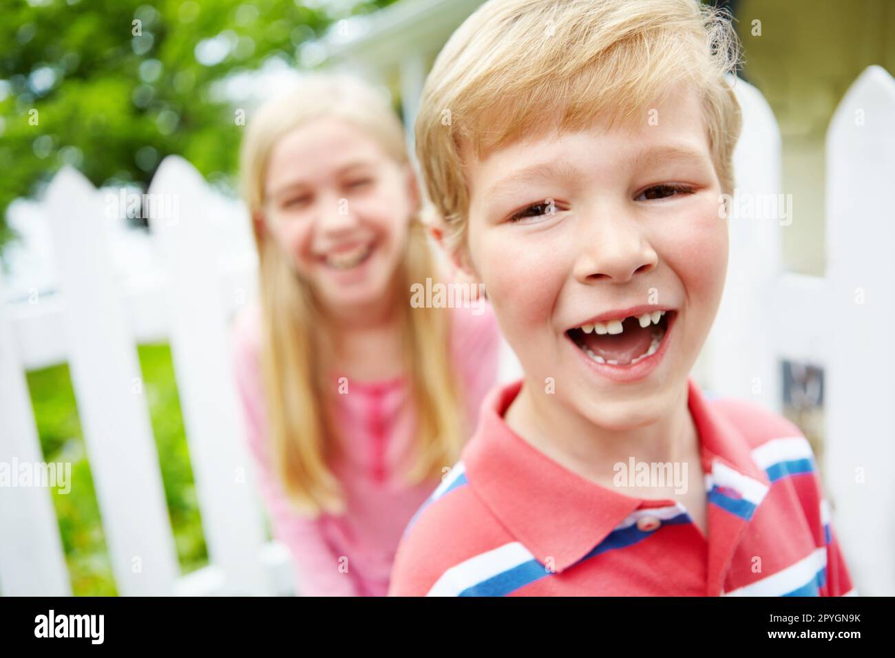 Laughing children outdoors hi-res stock photography and images - Alamy