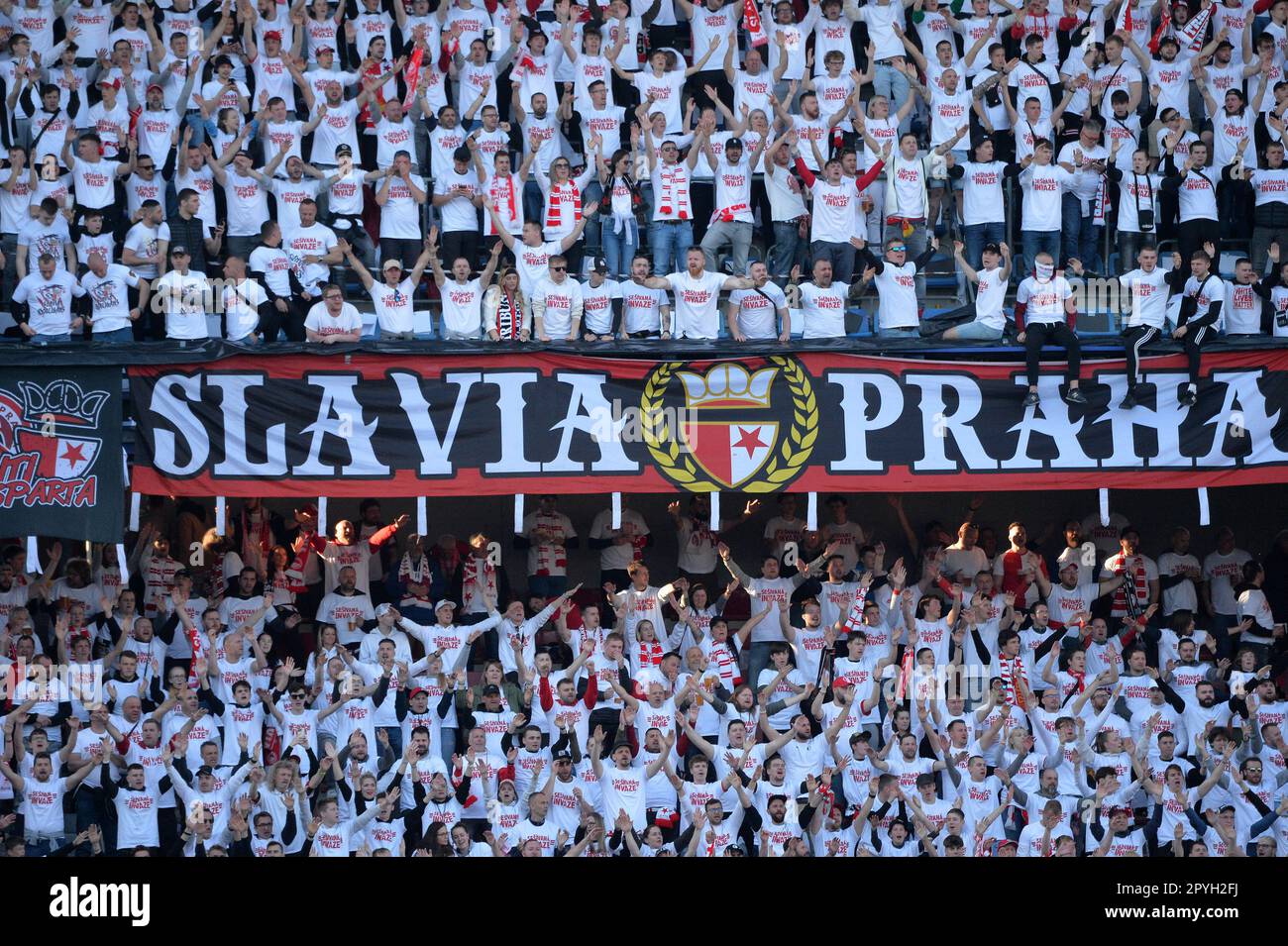 Fans of slavia prague hi-res stock photography and images - Alamy