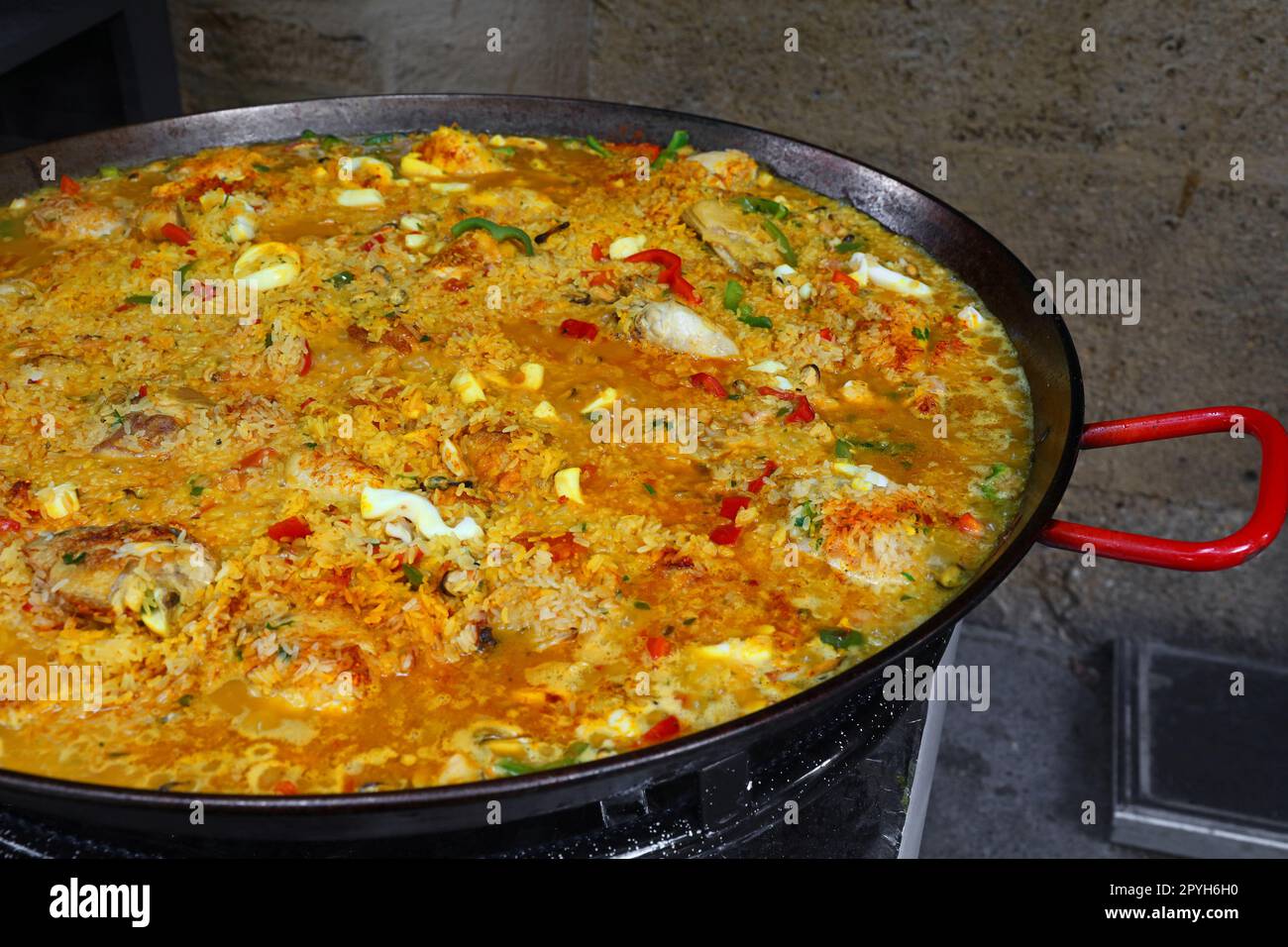 Close up cooking Spanish paella in big frying pan Stock Photo Alamy