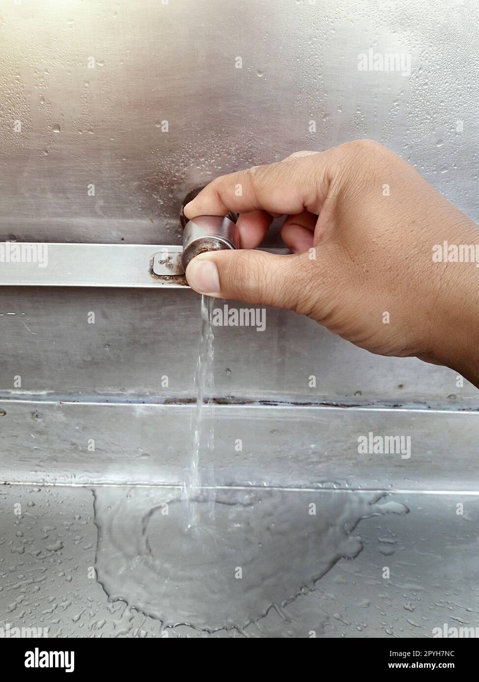 Clean drinking water faucet Stock Photo Alamy