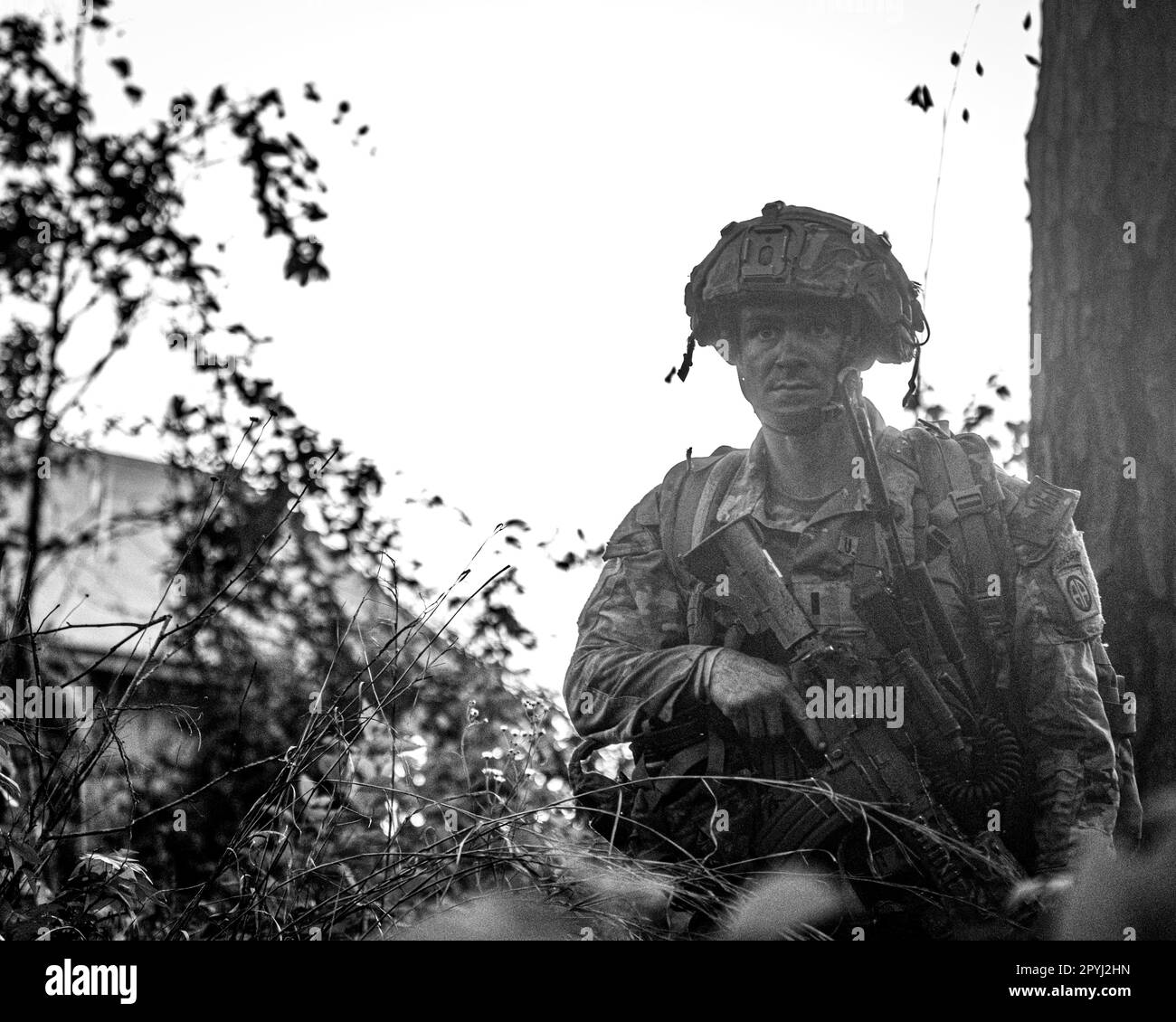 UH-60 Blackhawk and CH-47 Chinook helicopter crews assigned to the 82nd Combat Aviation Brigade, 82nd Airborne Division, conduct a joint air assault operation with Paratroopers assigned to 3rd Brigade Combat Team, 82nd Airborne Division during Joint Readiness Training Center (JRTC) Rotation 23-07 on Fort Polk, La., April 30, 2023. More than 4,000 3rd BCT Paratroopers are participating in the rotation, validating their readiness for potential upcoming missions. (U.S. Army photo by Spc. Luis Garcia). Stock Photo