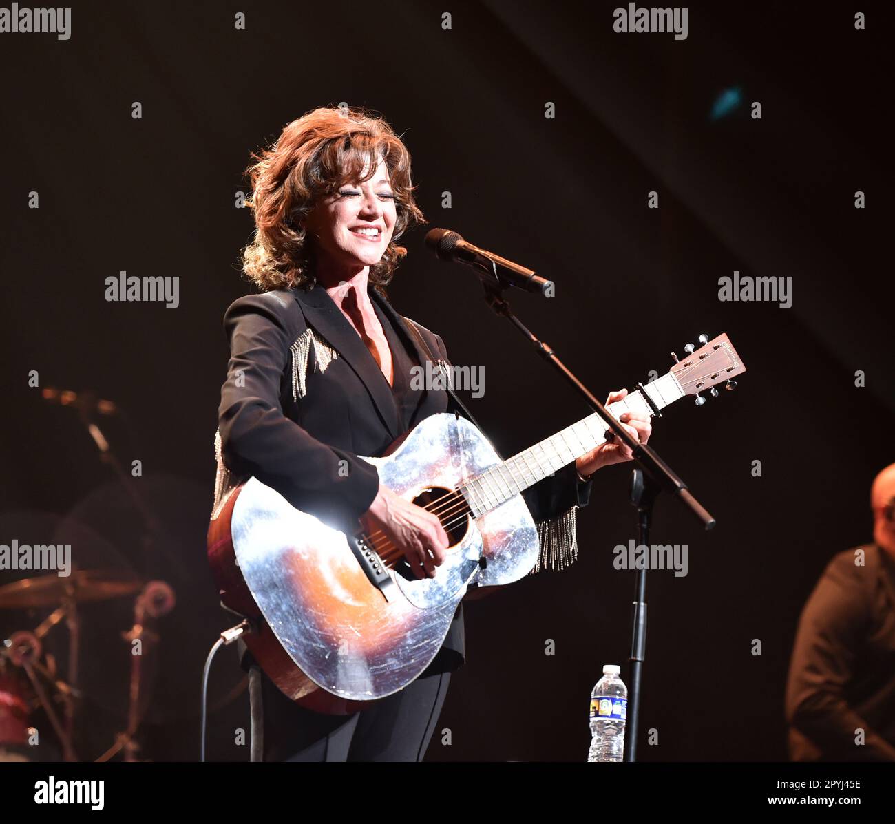 May 3, 2023, Virginia Beach, Virginia, USA: Six time Grammy winner, 22 GMA Dove award winner AMY GRANT entertains the folks at the Sandler Center in Virginia Beach, Virginia 3 May 2023.Â© Jeff Moore (Credit Image: © Jeff Moore/ZUMA Press Wire) EDITORIAL USAGE ONLY! Not for Commercial USAGE! Stock Photo