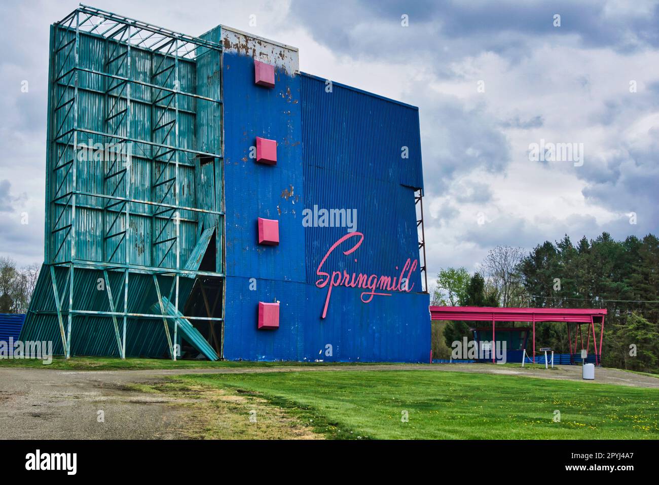 Springmill drive in theater in Mansfield Ohio USA 2023 Stock Photo Alamy