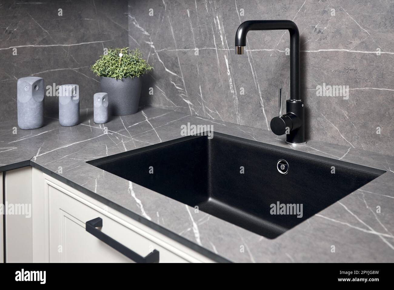 Single handle water kitchen faucet built in compact high pressure