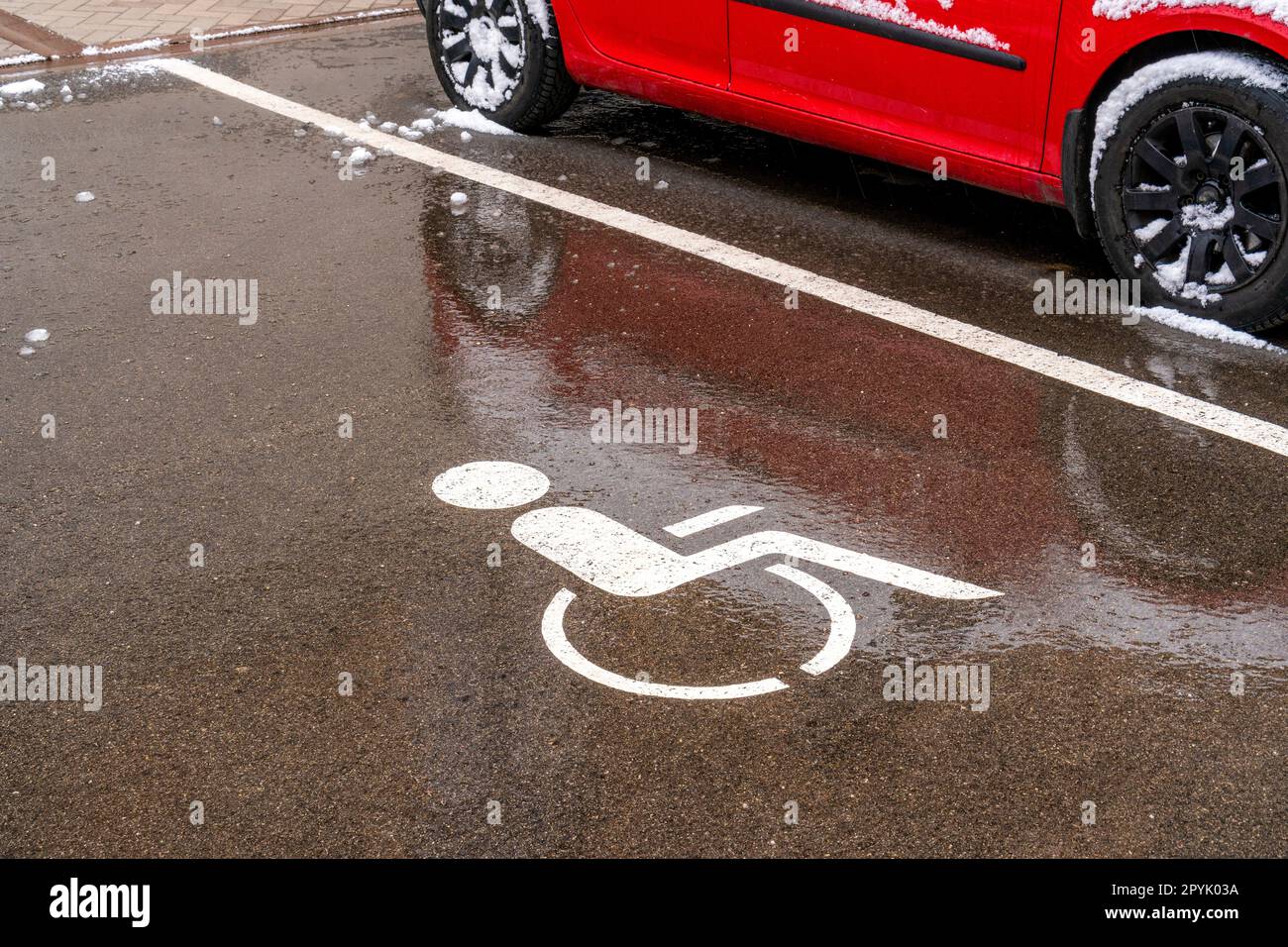 Car parking area hi-res stock photography and images - Alamy