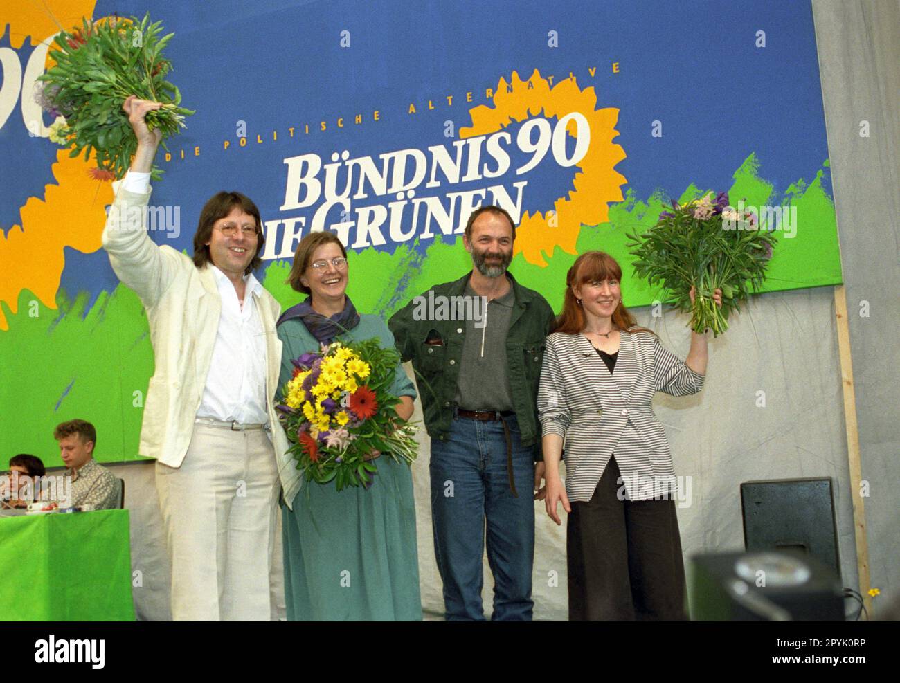 FILED - 14 May 1993, Leipzig: The then newly elected executive board at the federal assembly. Board spokesman Ludger Volmer (l-r), board spokeswoman Marinne Birthler, treasurer Henry Seltzer and political director Heide Rühle. The unification party conference of the Greens and Alliance 90 took place in Leipzig from May 14 to 16, 1993. (to dpa ''How do they discuss here?': The birth of Bündnis 90/Grüne') Photo: Tim Brakemeier/dpa Stock Photo