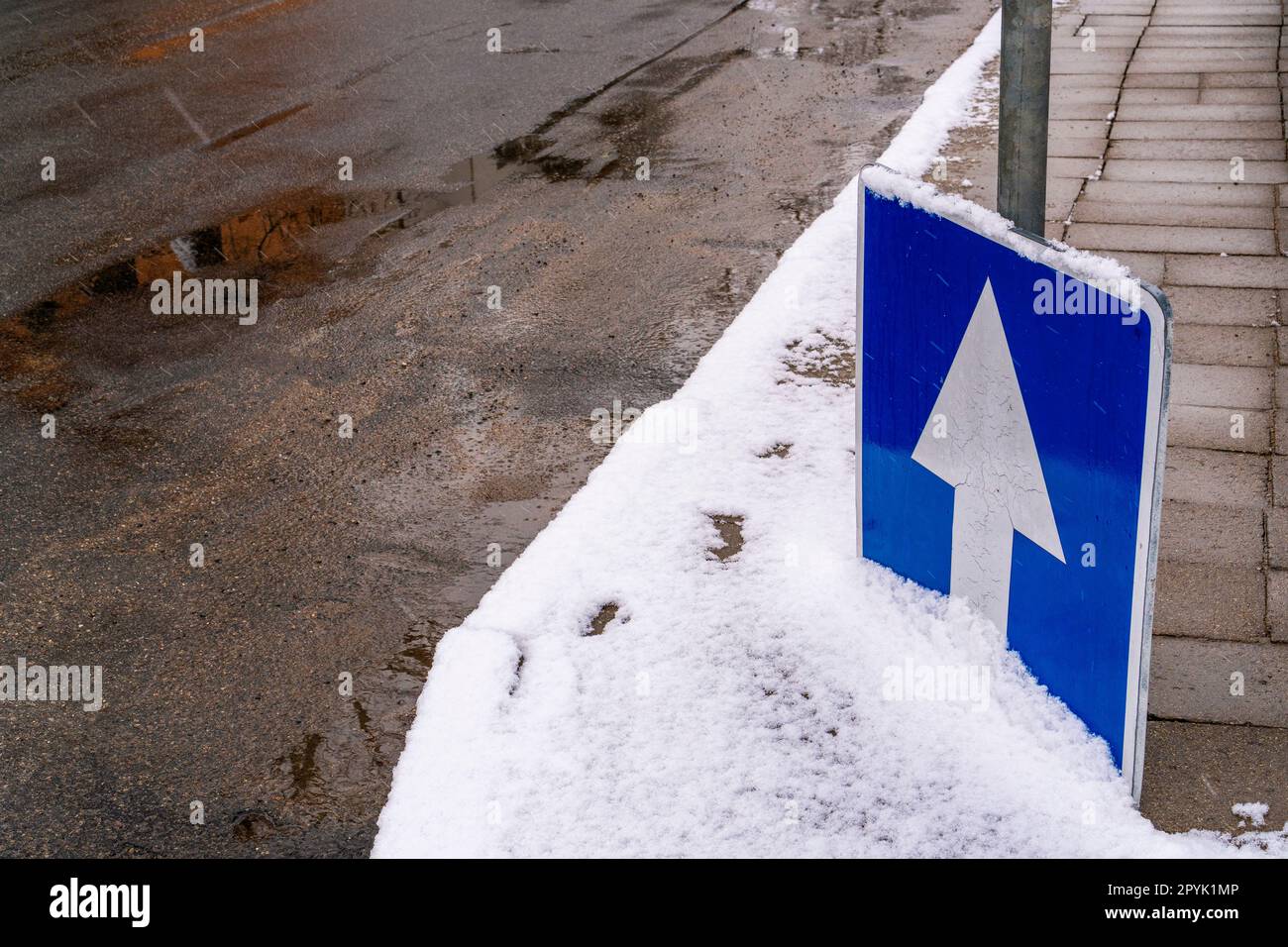 Broken road sign warrant driving straight lines Stock Photo Alamy