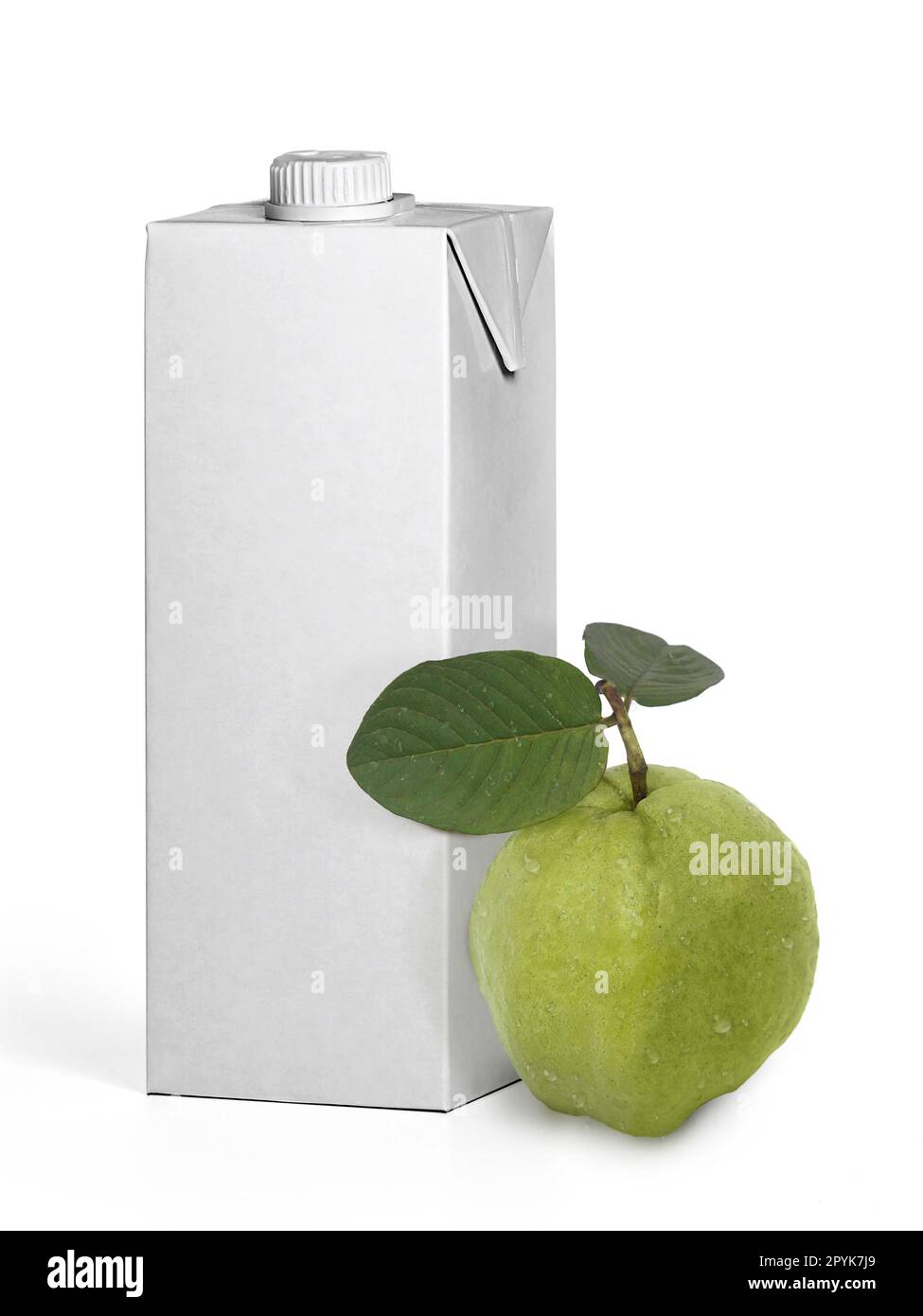 https://c8.alamy.com/comp/2PYK7J9/guava-fruit-and-box-empty-white-fruit-juice-isolated-on-white-background-2PYK7J9.jpg