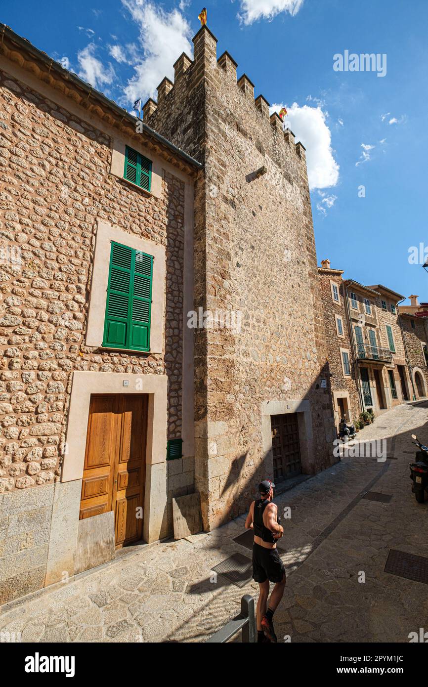 Casa de la Villa, , torre de defensa del siglo XVII, Fornalutx, Mallorca, Balearic Islands, Spain Stock Photo