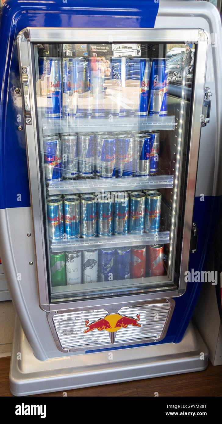 Re(2): Red Bull Kühlschrank