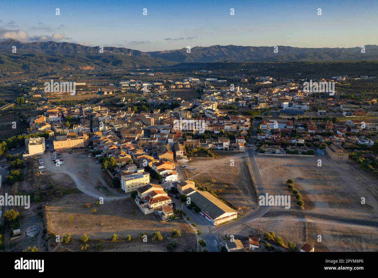 Aerial view of the city of Móra la Nova in a summer sunrise (Ribera d'Ebre, Tarragona, Catalonia, Spain) ESP: Vista aérea de la ciudad de Móra la Nova Stock Photo