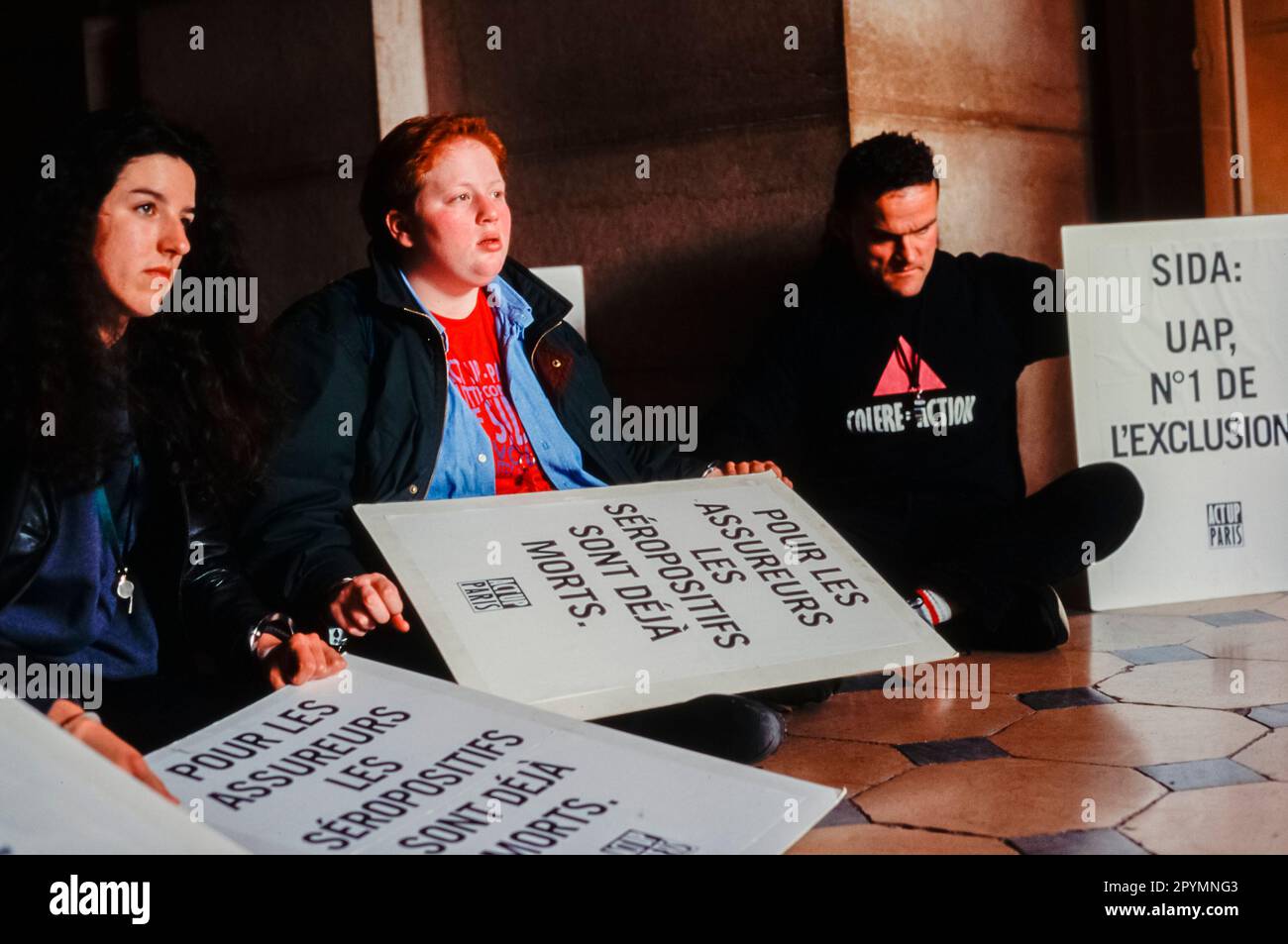 Paris, France, Group, Act Up Paris Demonstration Against French Insurance Industry, U.A.P, at Company Headquarters, 1995 Stock Photo