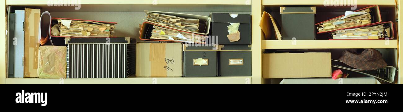 Messy office desk hi-res stock photography and images - Alamy