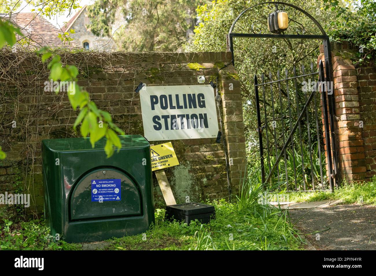 Brentwood, UK. 04th May, 2023. Brentwood Essex 04 May 2023 Voters and signage at local polling stations including voter identity checks at Brentwood Essex Polling Station at St Peter's Church Credit: Ian Davidson/Alamy Live News Stock Photo