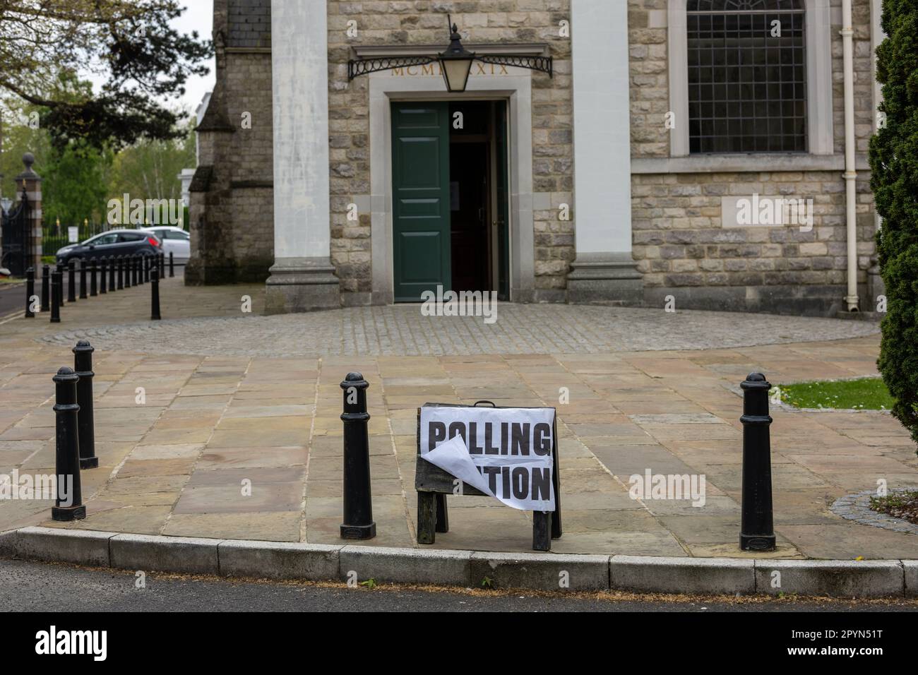 Brentwood, UK. 04th May, 2023. Brentwood Essex 04 May 2023 Voters and signage at local polling stations including voter identity checks at Brentwood Essex Polling Station in the grounds of Brentwood Cathedral Credit: Ian Davidson/Alamy Live News Stock Photo