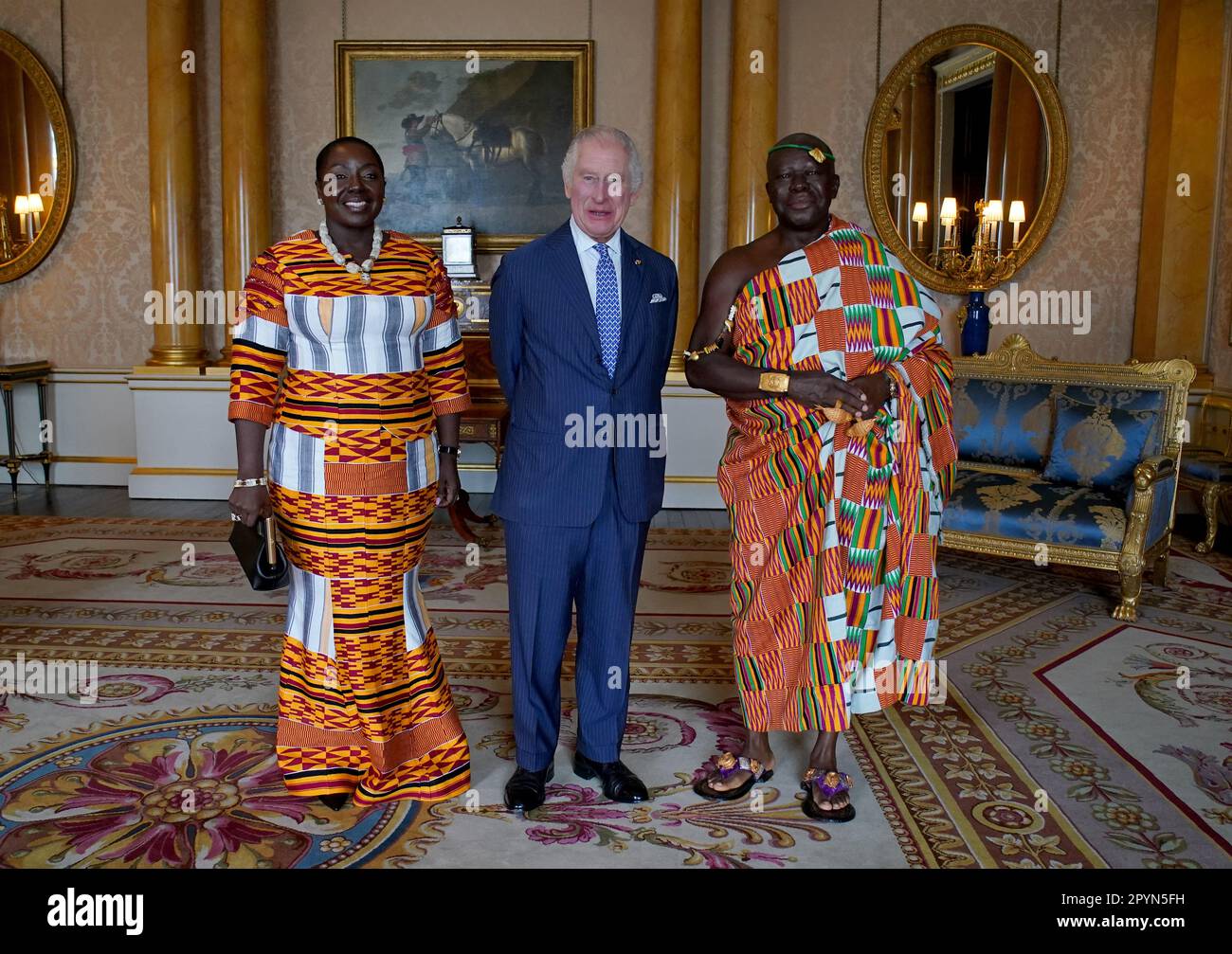 PHOtOS Il Asantehene, Otumfuo Osei Tutu Il and Wife, Lady Julia on arrival  at the United Kingdom, have been received by King Charles Ill…