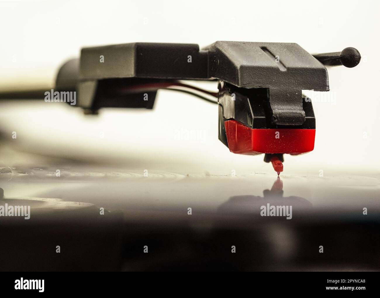 Close-up of turntable cartridge Stock Photo - Alamy