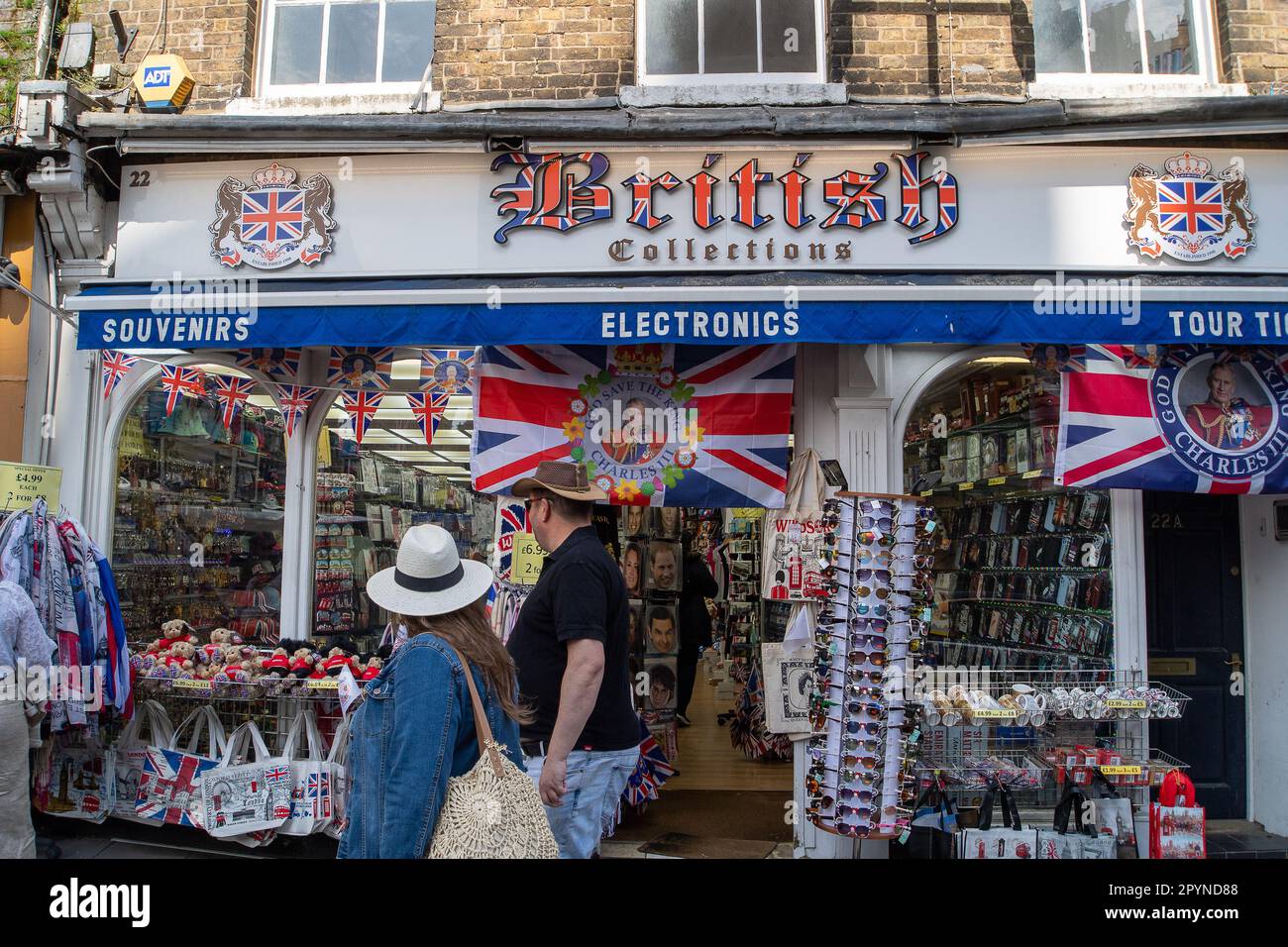 Windsor, Berkshire, UK. 4th May, 2023. Gift and souvenir shops in