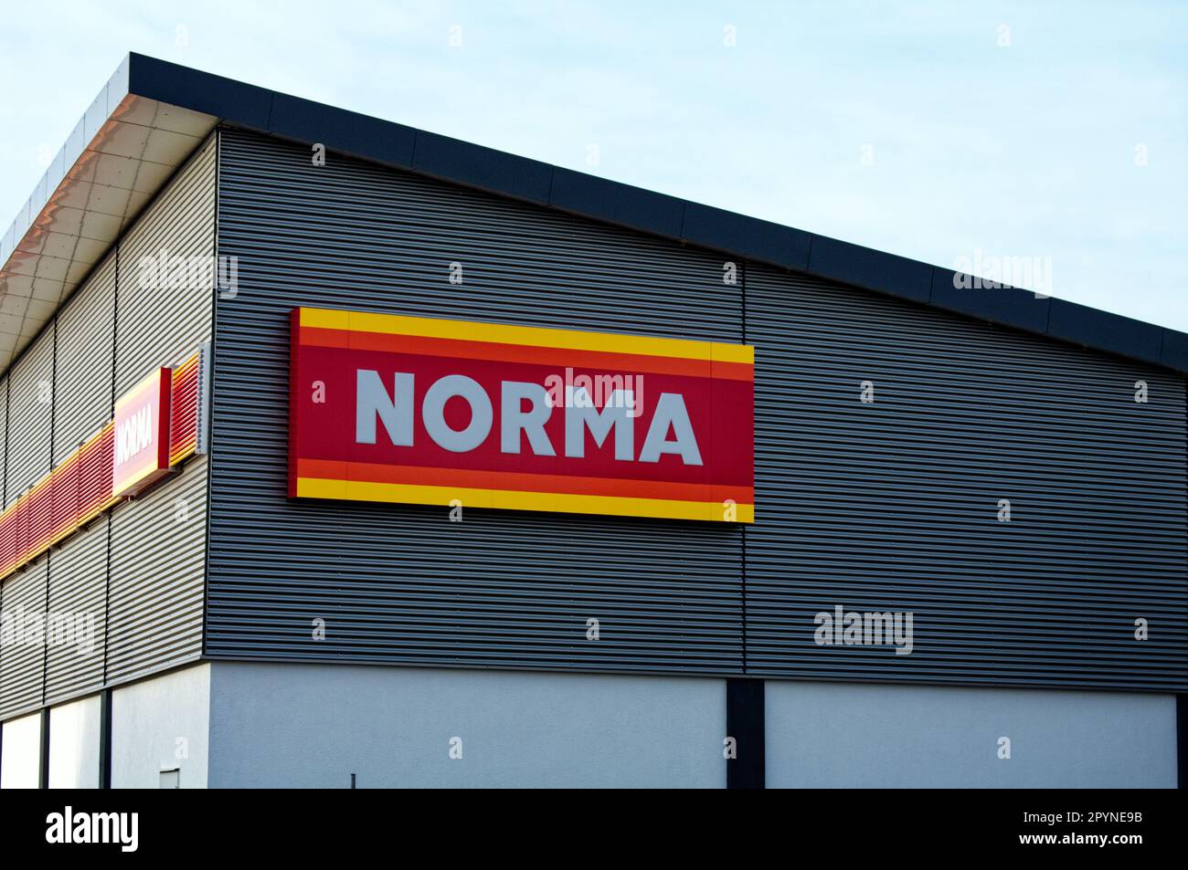 Economy, Logo, Company name, Food retail trade: Lettering of the company Norma on a facade Stock Photo