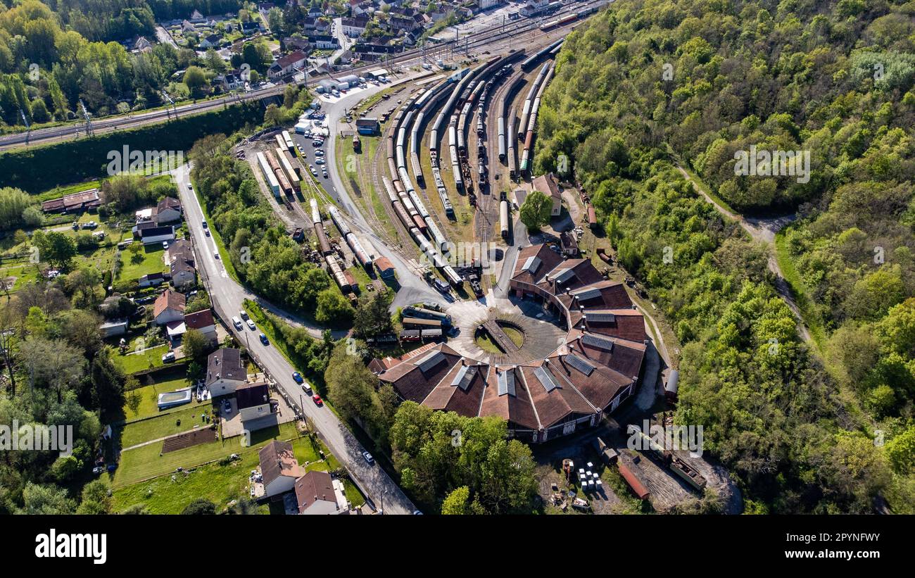Aerial view of the railway roundhouse of Longueville in Seine et Marne, France - Turntable allowing locomotives to be serviced in different workshops Stock Photo