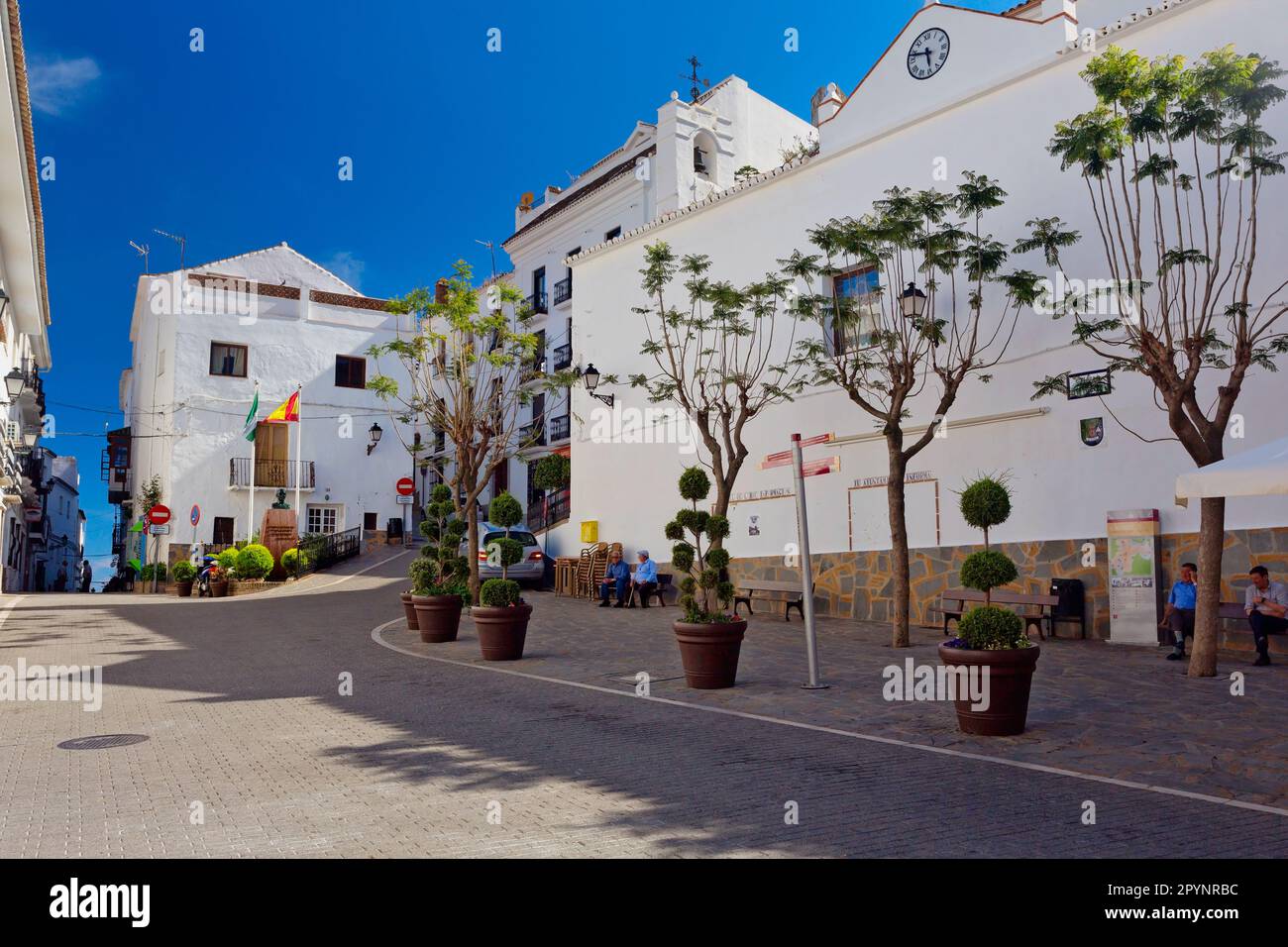 Malaga spain spanish white house hi-res stock photography and images ...