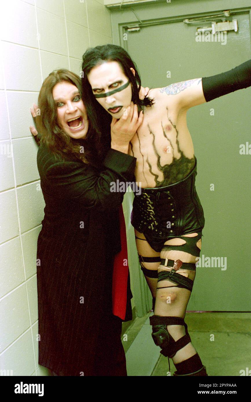 Ilonni sikdi Onlayn koz yoshlarini olib keladigan anal jinsiy aloqa videolari