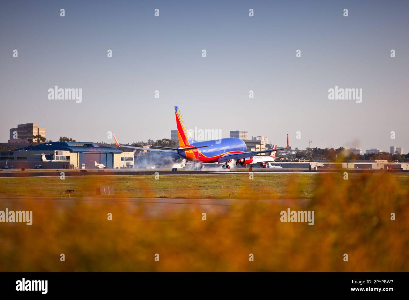 Airplane Landing At John Wayne Airport Stock Photo Alamy