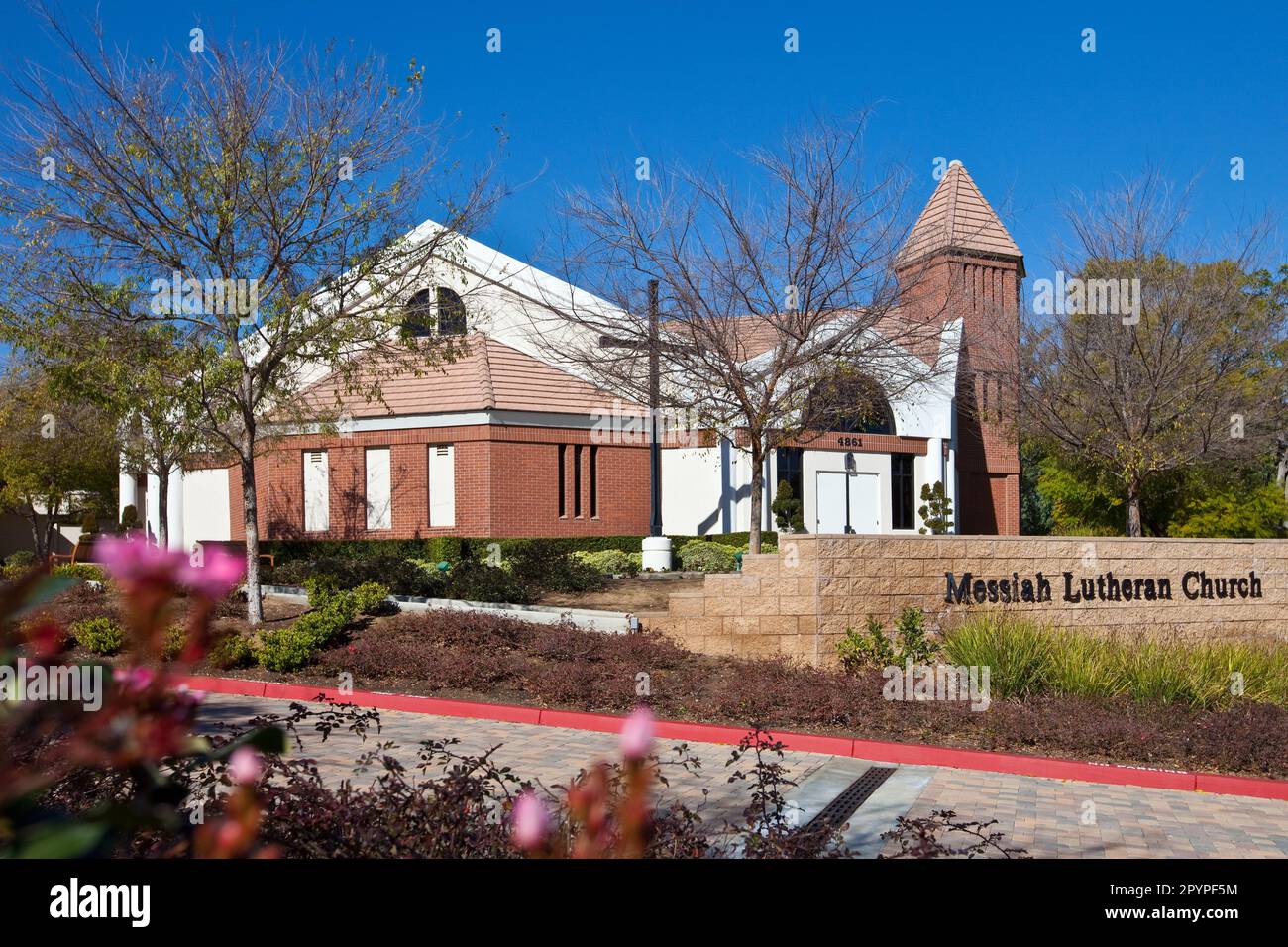 Yorba Linda Messiah Lutheran Church Stock Photo Alamy