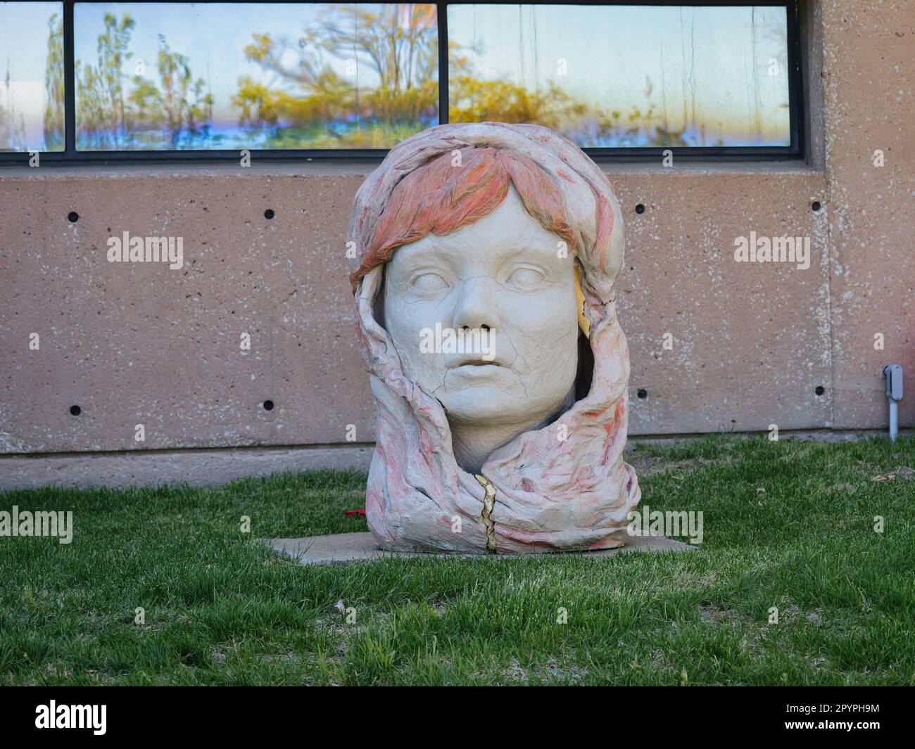 Kansas City, Missouri April 29, 2023 Large Sculpture of a Woman's