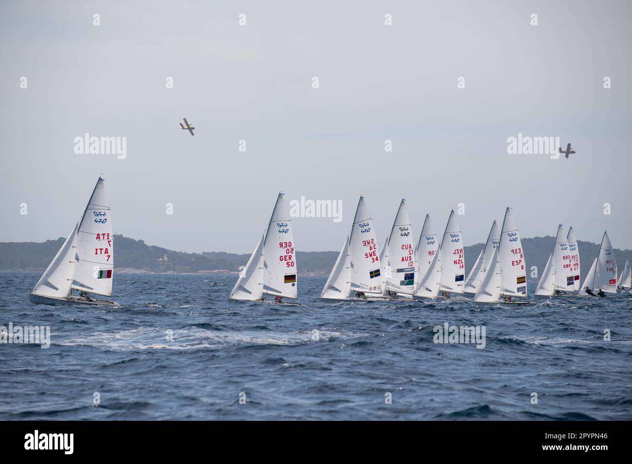 Departure line of the 470 category during day 4 of French Olympic Week