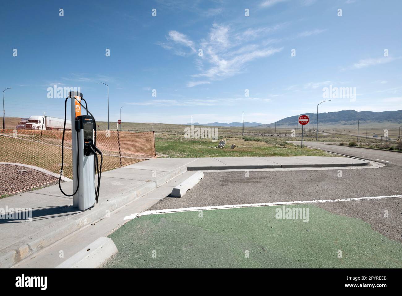 Usa, Utah. Electric vehicle charging station located at a rural rest stop. Stock Photo