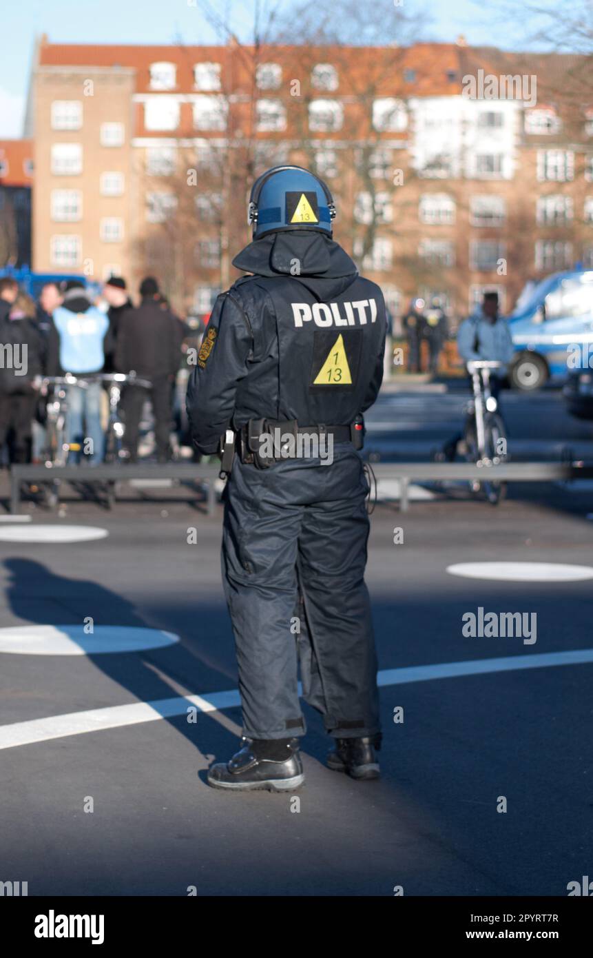 Riot uniform hi-res stock photography and images - Alamy