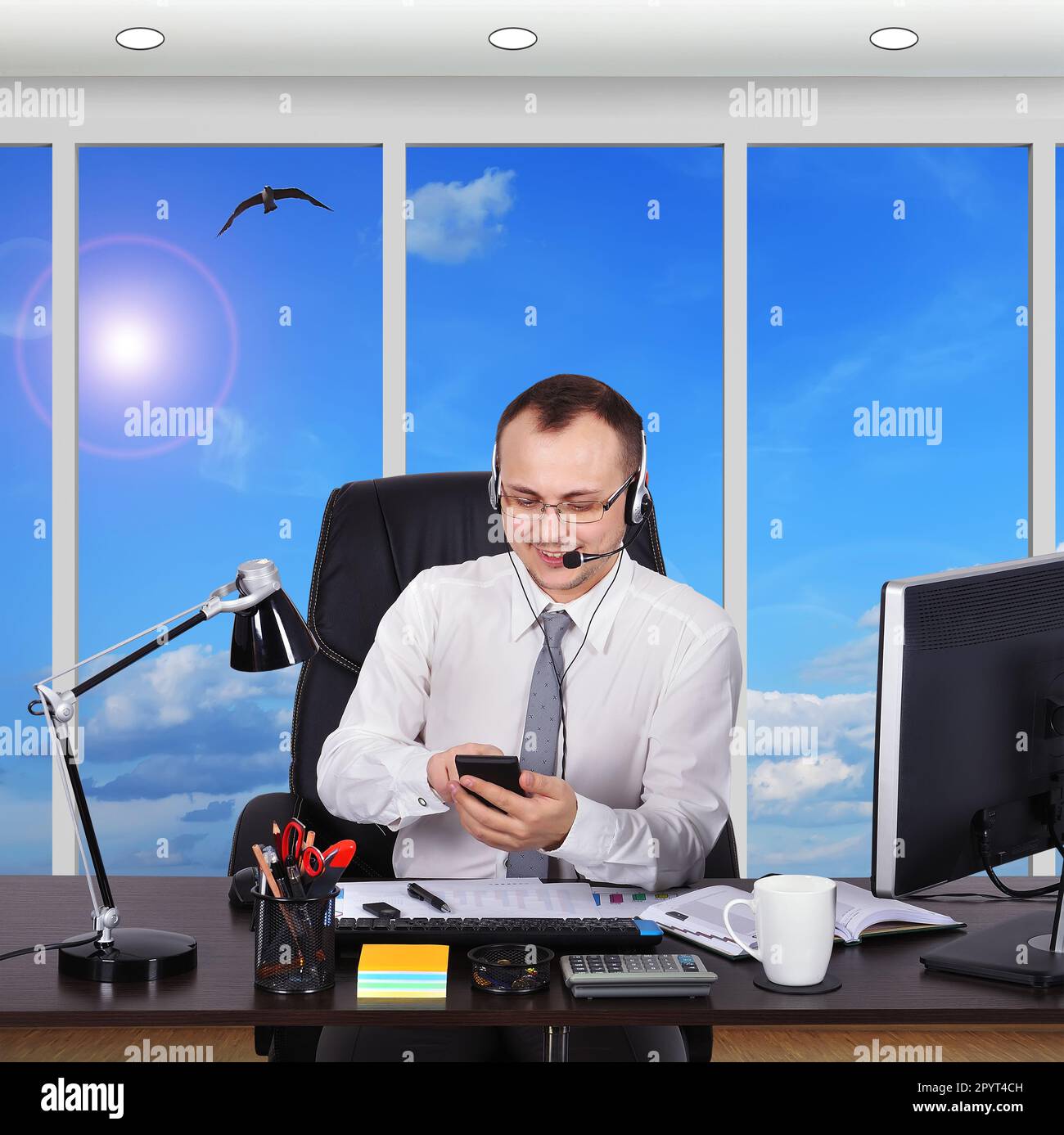 Service businesspeople hi-res stock photography and images - Alamy