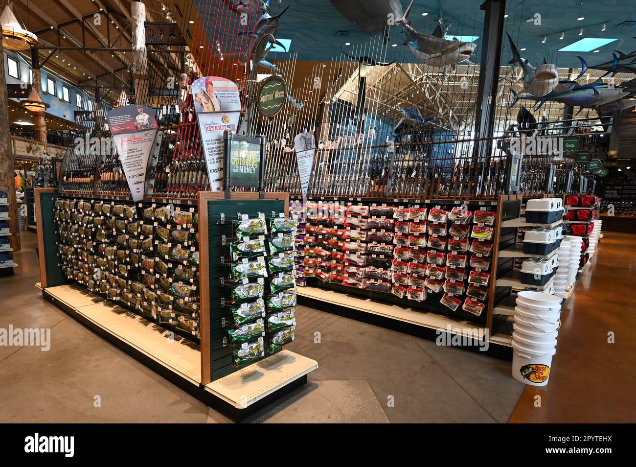 Bass pro shop outdoor world hi-res stock photography and images - Alamy