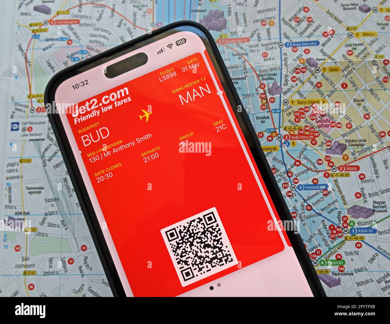 Jet2 digital boarding pass app on an iphone, BUD-MAN, Budapest to Manchester flight, map of Buda and Pest LS898 Stock Photo