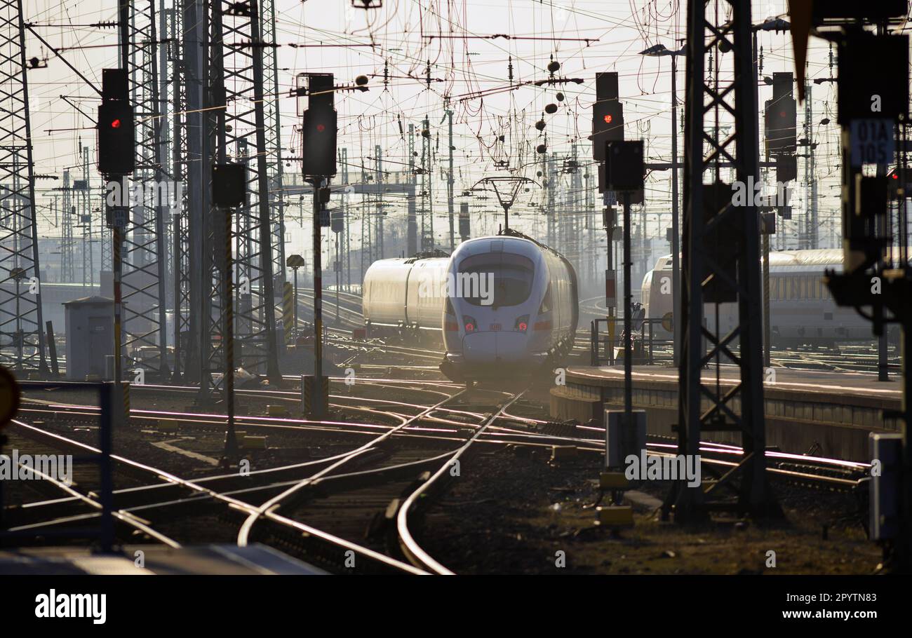 15.02.2017, Frankfurt, DEU, Germany, a ICE train of Deutsche Bahn AG, German Railway Company, on the track systems of Frankfurt mainstation Stock Photo