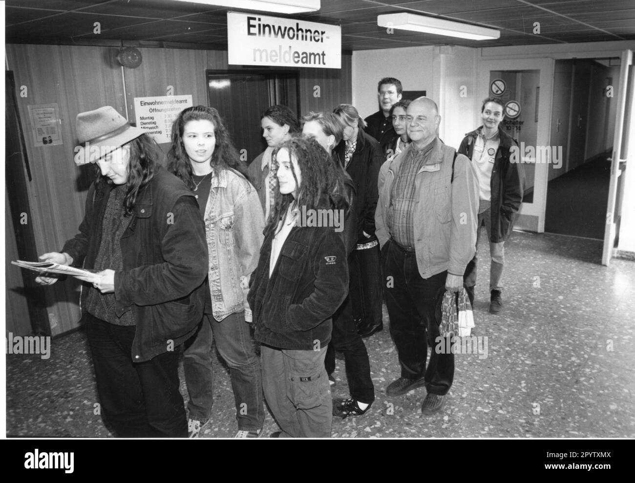 19 02 1998 Black and White Stock Photos & Images - Alamy