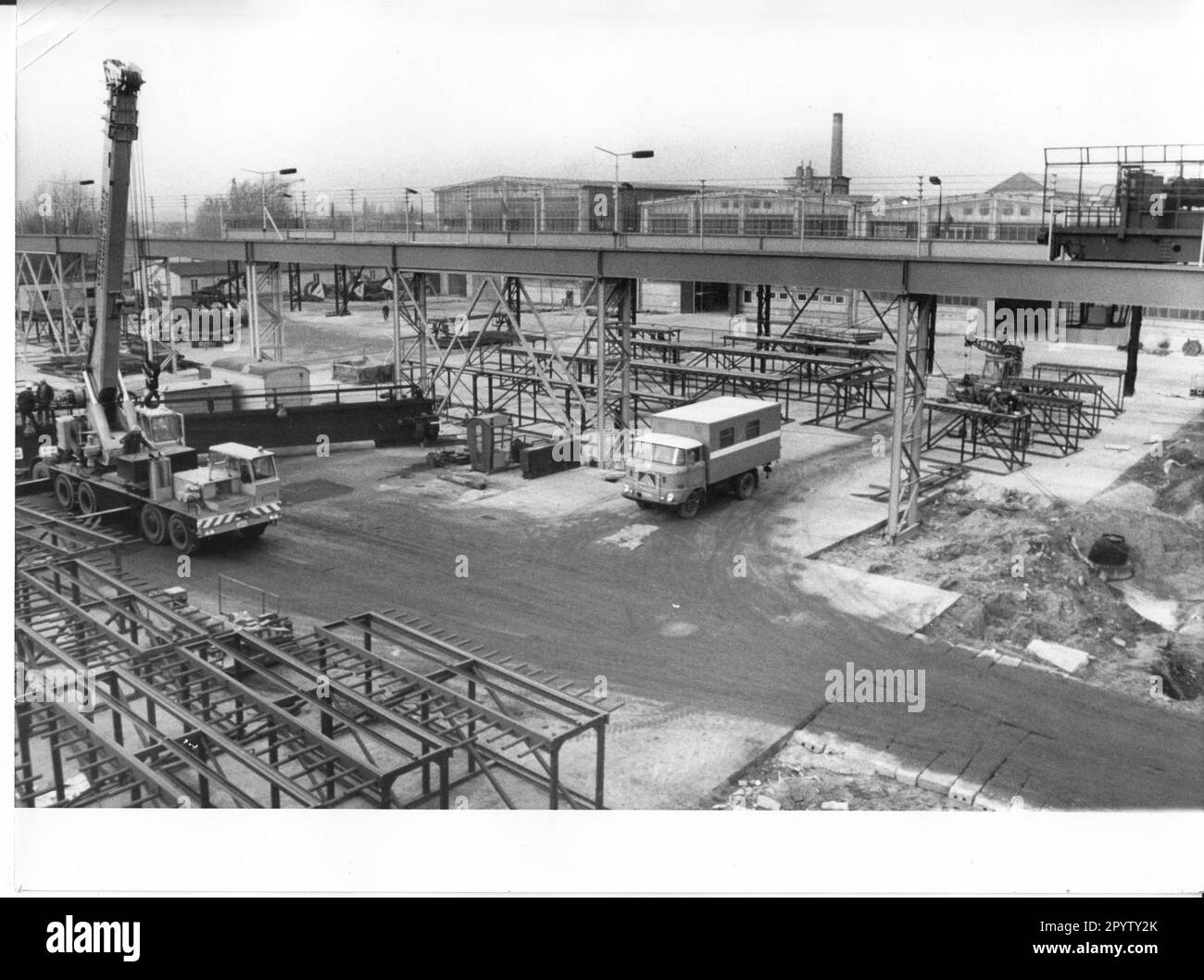 Production of wall and ceiling panels for housing construction. Prestressed concrete slabs. Exterior view of the Wohnungsbaukombinat (WBK) Brandenburg panel plant. Plant. GDR. historical. Photo: Bruno Wernitz, 10.11.1976 [automated translation] Stock Photo