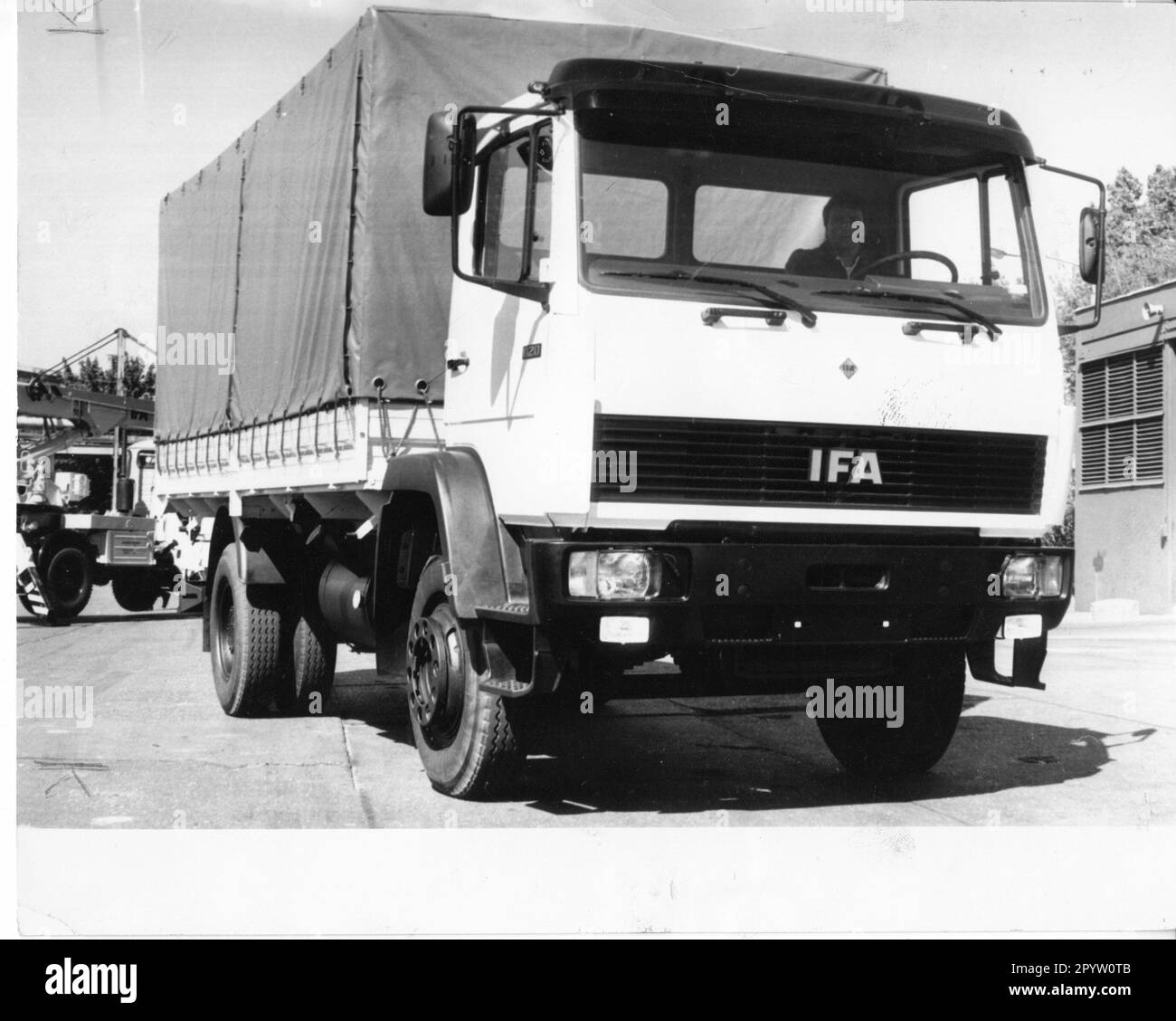 Truck W50 with tarpaulin manufactured in IFA Automobilwerk Ludwigsfelde. GDR factories. Photo: MAZ/Archive, 80s? [automated translation] Stock Photo