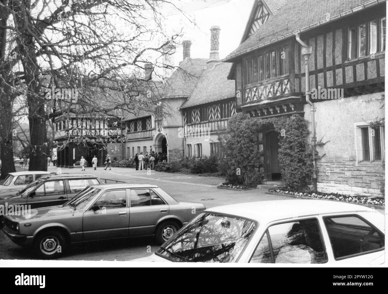 In 1945, the Potsdam Conference took place in Cecilienhof Palace (in the New Garden).negotiations on the Potsdam Agreement. Three-power conference.GDR. The historical memorial is a visitor magnet for thousands of guests from Germany and abroad.Photo: MAZ/Christel Köster, March 1990 [automated translation] Stock Photo