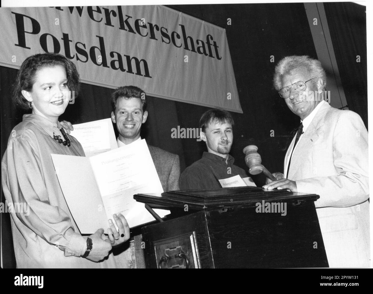 Potsdam Gesellenbriefe are issued, Freisprechung chamber of handicrafts on 10.09.1998 new generation handicraft photo: MAZ/ [automated translation] Stock Photo
