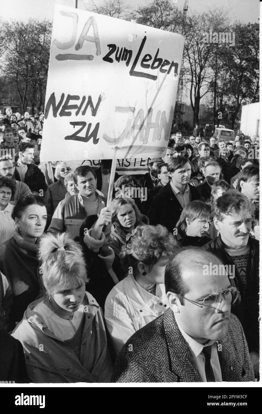 "Potsdam SED rally of opponents on HeinrichMannAllee at the sports