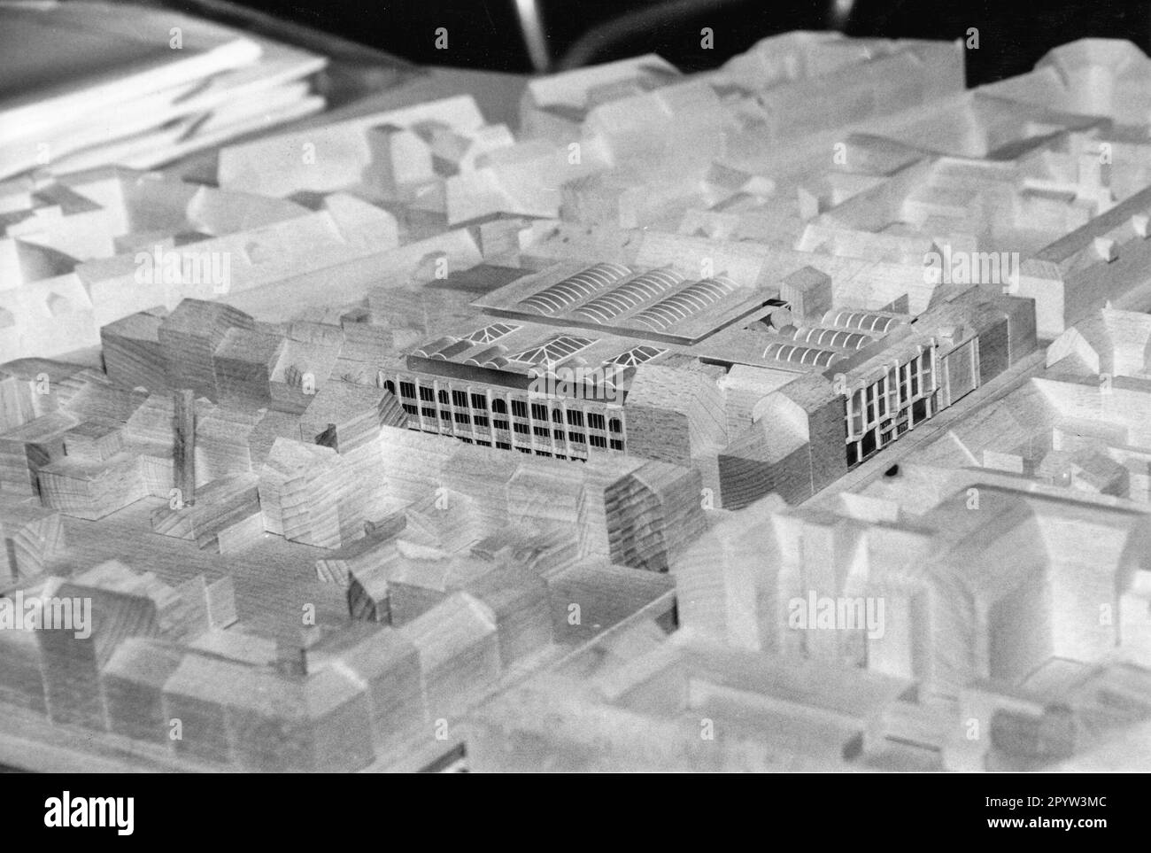 Model of the Karstadt department store in Brandenburger Straße. Design