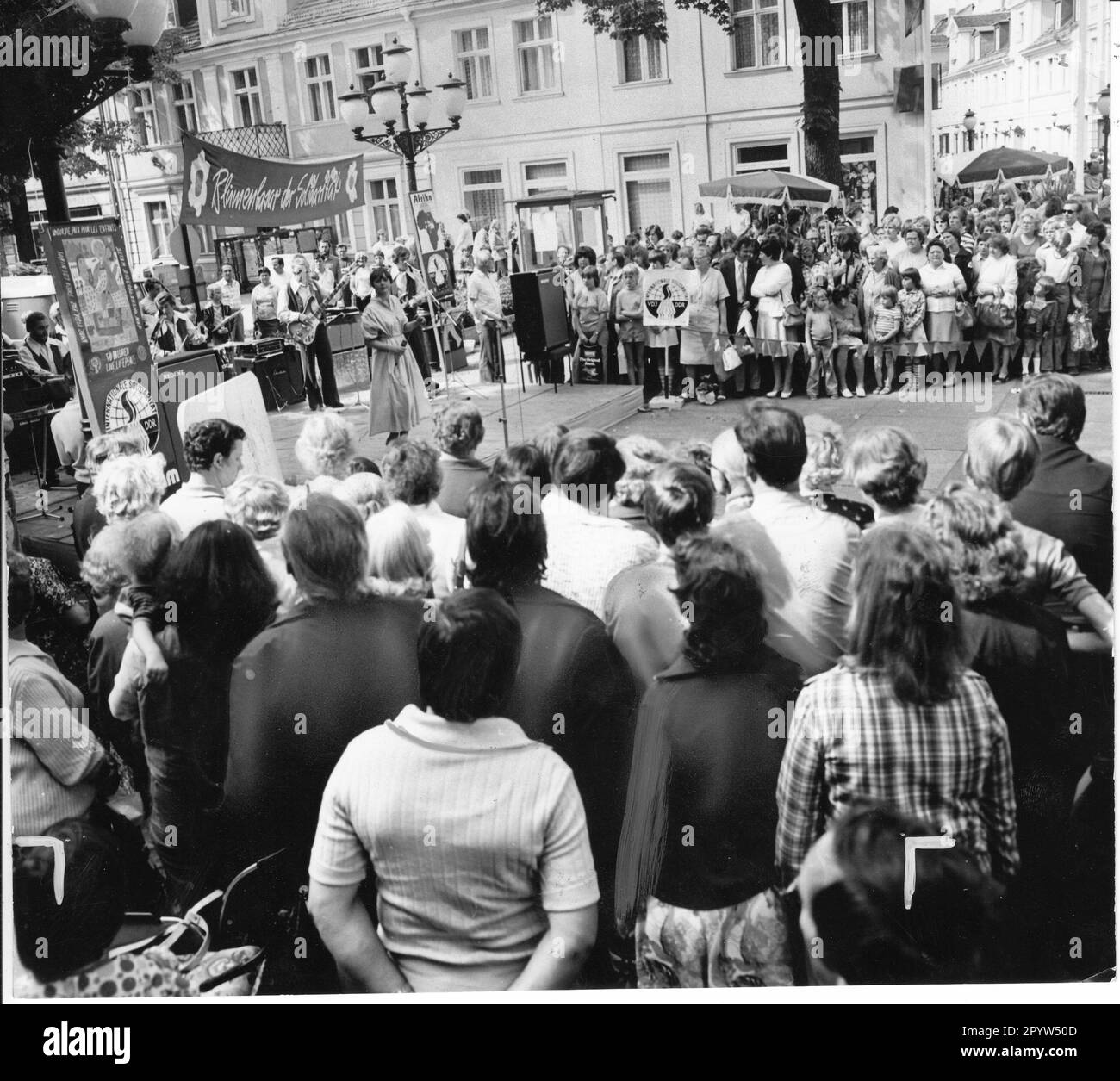 International bazaar Black and White Stock Photos &amp; Images - Alamy