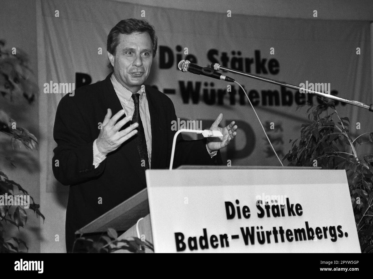 Germany, Lahr, 10.03.1992. Archive: 32-42-31 State parliament election campaign in Baden-Wuerttemberg Photo: SPD top candidate Dieter Spoeri [automated translation] Stock Photo