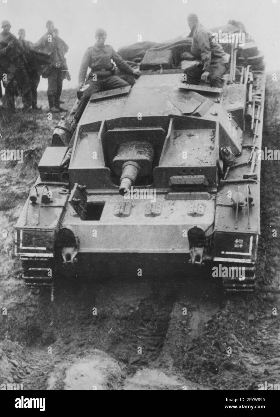 Assault gun III during fighting on the Eastern Front. Photo: Herber ...