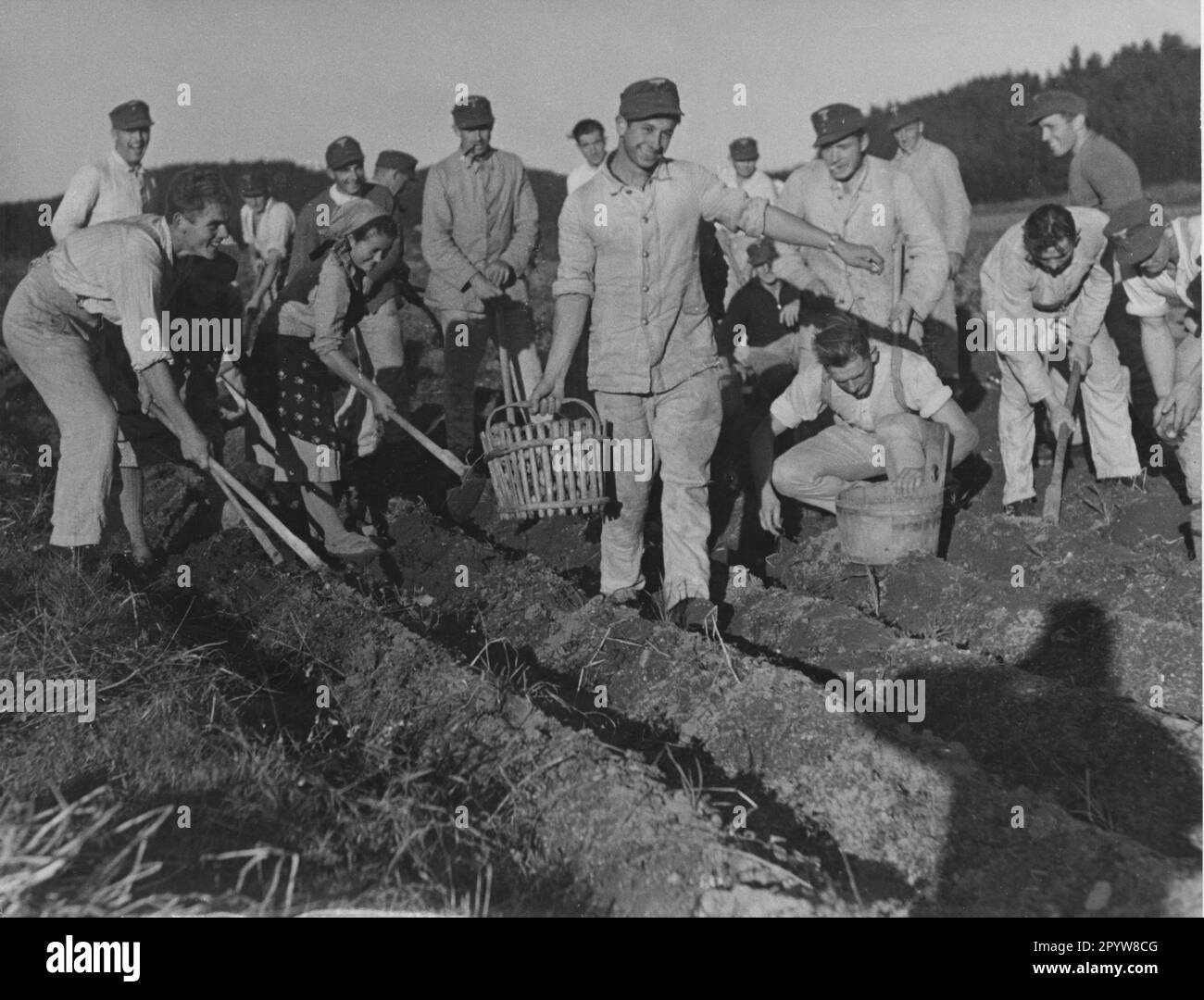 Drillich Suit Hi res Stock Photography And Images Alamy drillich-suit-hi-res-stock-photography-and-images-alamy